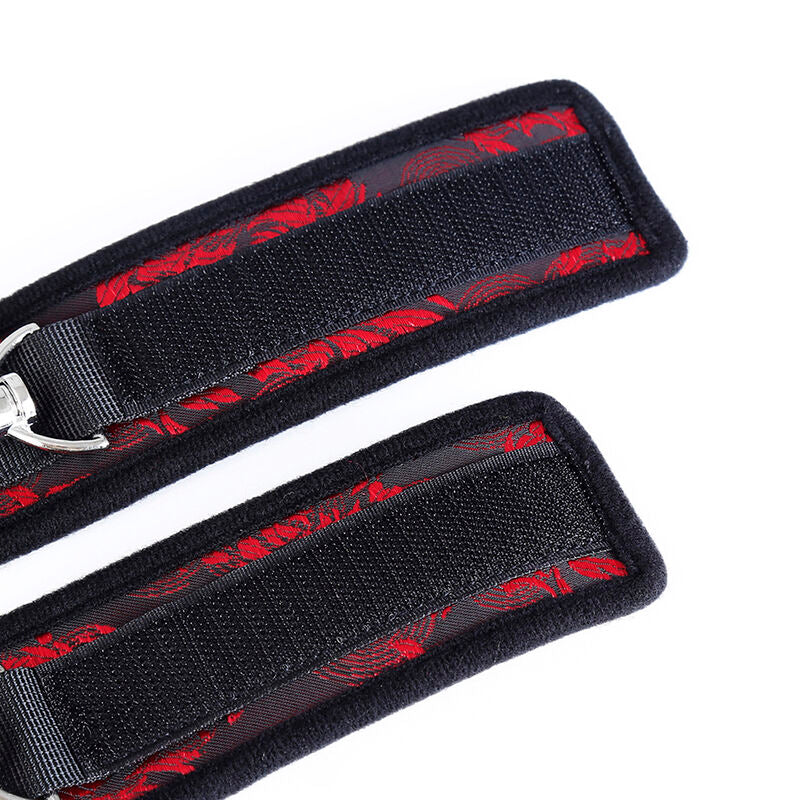 OHMAMA FETISH - SKANDAL Håndjern på håndleddet