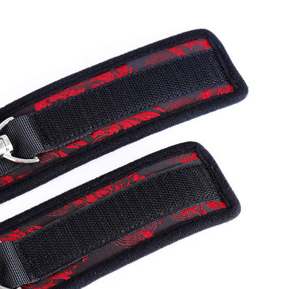 OHMAMA FETISH - SKANDAL Håndjern på håndleddet