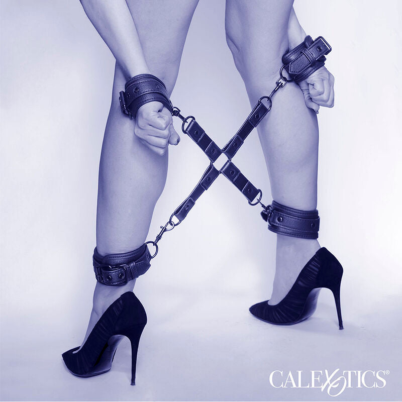 CALEXOTICS - NOCTURNAL HOG TIE CONNECTOR CUERO JUSTERBAR SVART