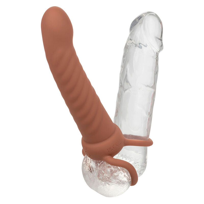 CALEXOTICS - MAXX RIBBED DUAL PENETRATOR 10 VIBRASJONER BRUN