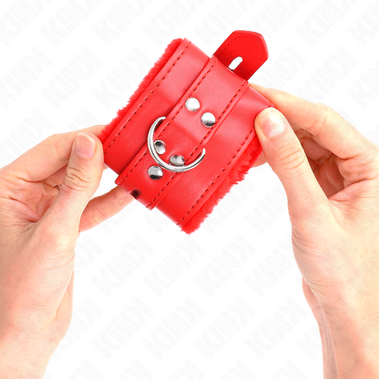 KINK - HÅNDLEDSBELTER MED PELSFÔR MED FIRKANTEDE HULL, RØDE OG RØDE BELTER, JUSTERBARE 17–29 CM X 6 CM