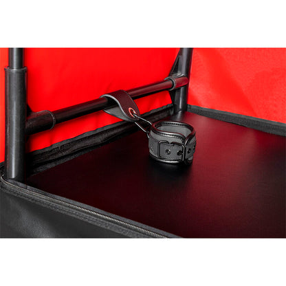 HEMMELIG KUPOL - KINK KLUBB CABINA BUKKAKE SVART &amp; RØD