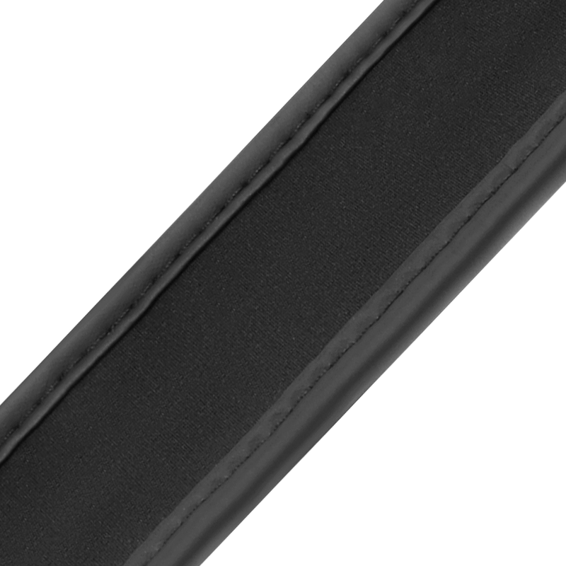 FETISJ UNDERORDEN - ÅPEN BENPOSITION MED HÅNDJERN MED NOPRENFØR